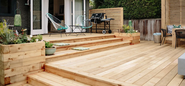 Cedar Decking in San Fernando, CA